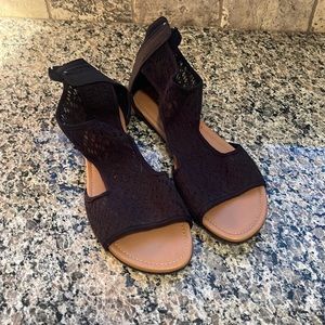 American Eagle Sandals